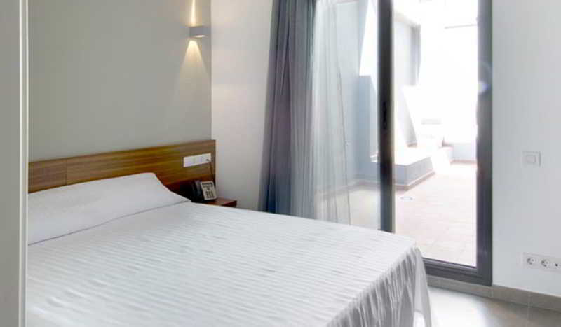 Ona Living Barcelona 4*